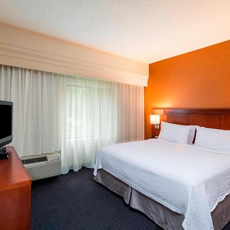 Courtyard By Marriott Atlanta Buford Mall Of Georgia Extérieur photo