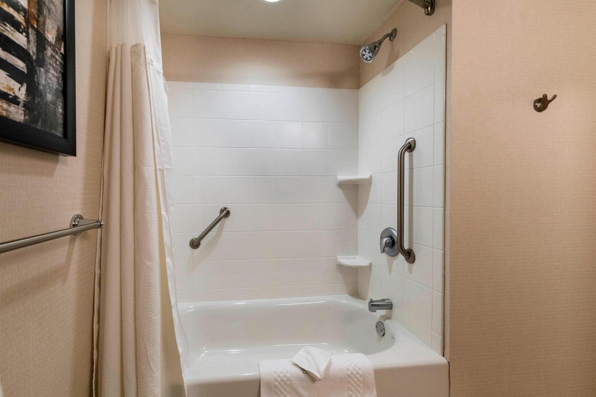 Courtyard By Marriott Atlanta Buford Mall Of Georgia Extérieur photo